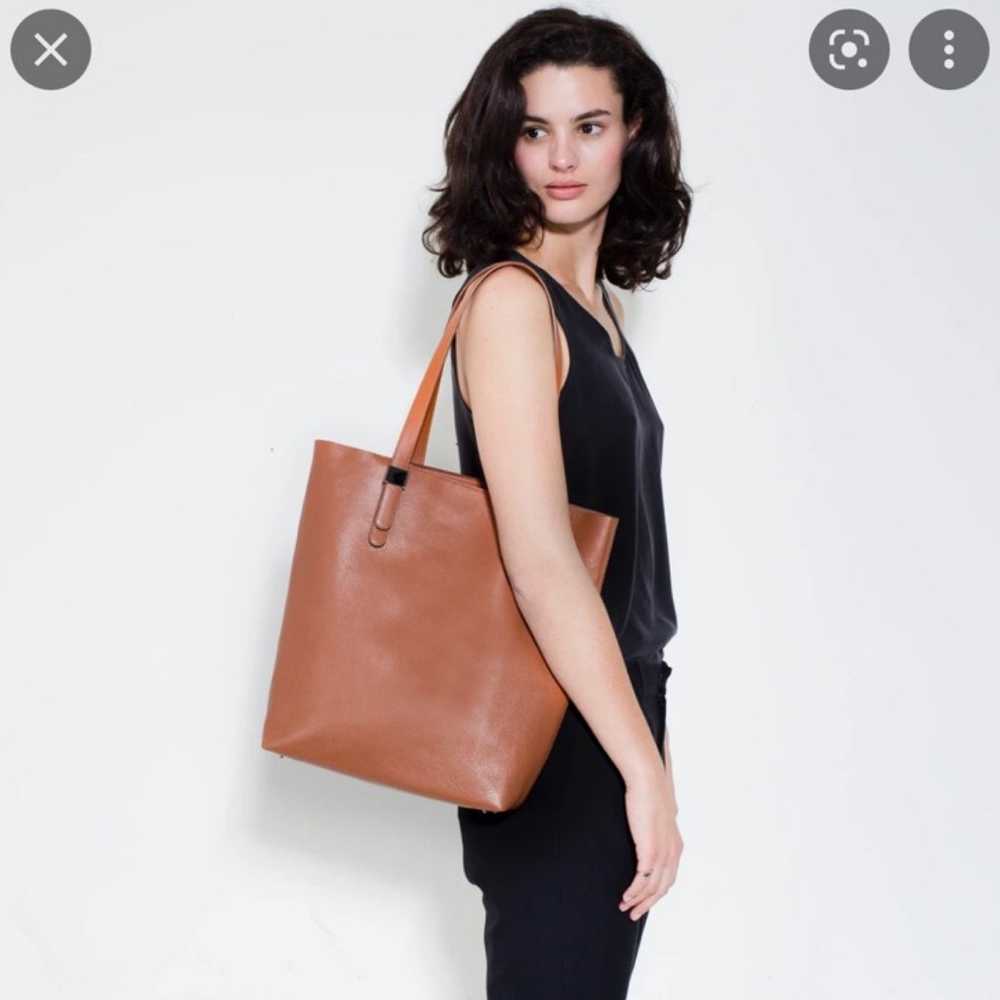 Everlane Petra magazine tote - image 1