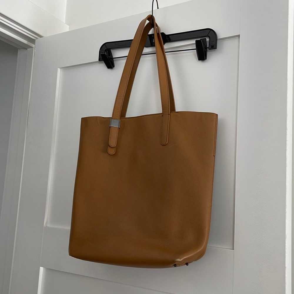 Everlane Petra magazine tote - image 2