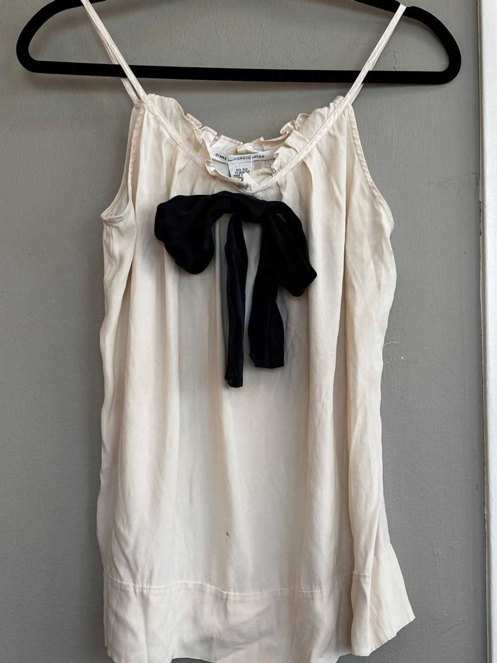 Diane Von Furstenberg Silk Bow Tie Tank (4) | Use… - image 2