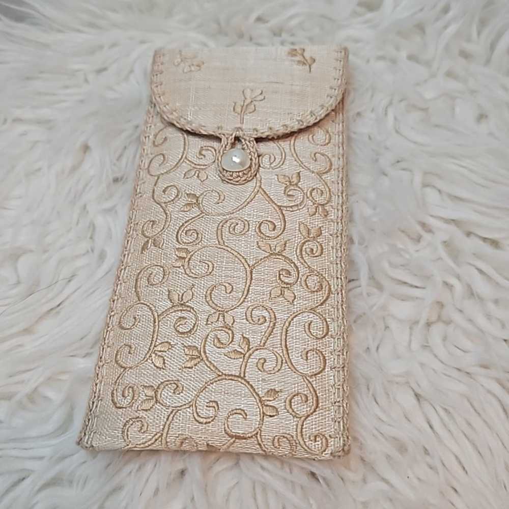 Vintage Embroidered Cream Ivory Soft Eyeglass case - image 1