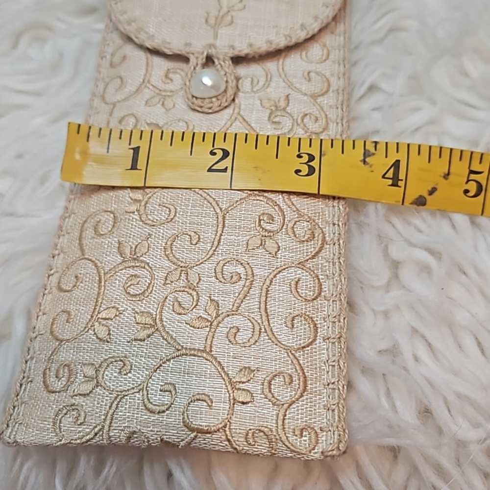 Vintage Embroidered Cream Ivory Soft Eyeglass case - image 6