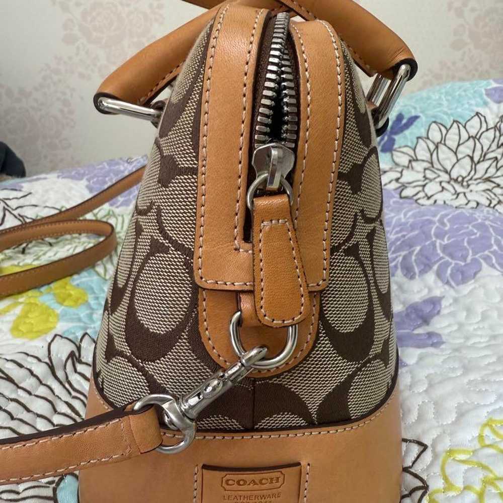 Coach handbag in camel color. - image 4