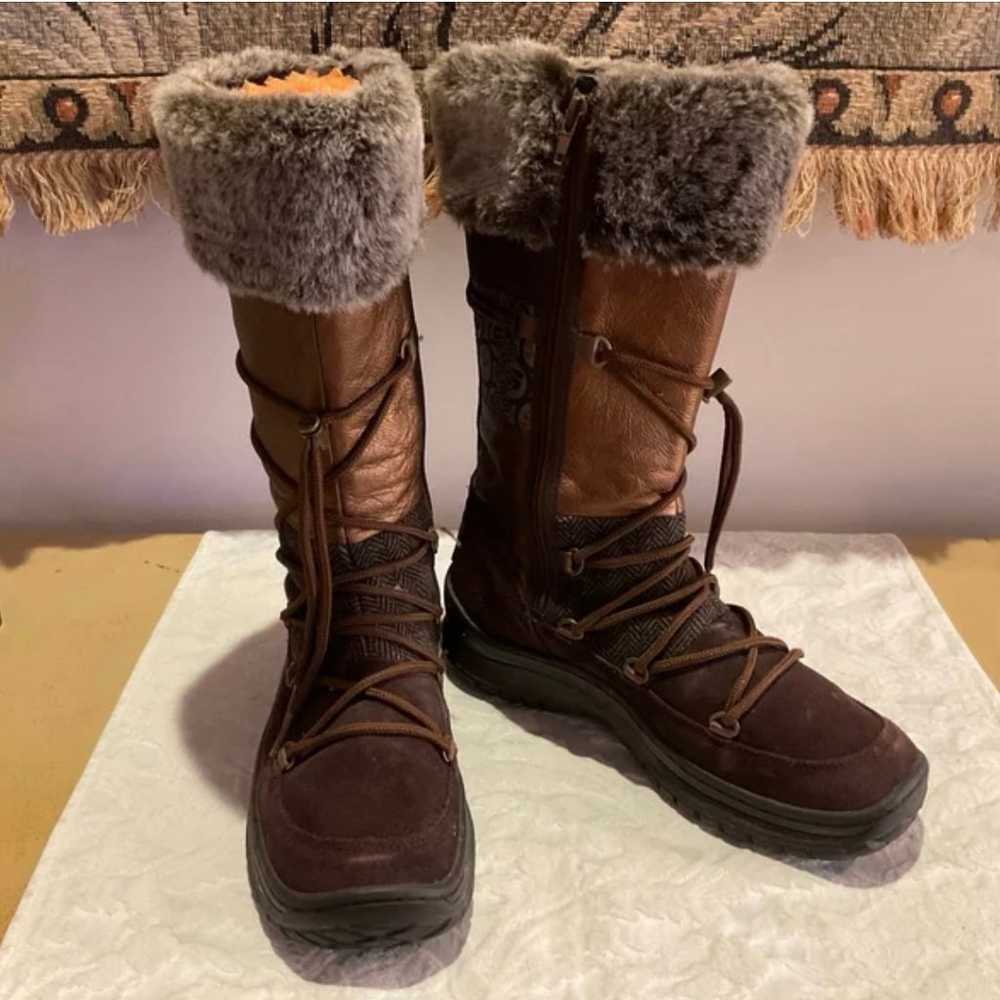 Like New Skechers Leather/Textile Winter Boots Si… - image 2