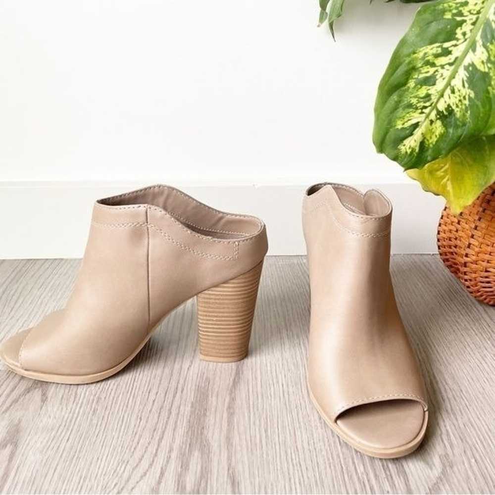 DV Dolce Vita Taupe Open Toe Stacked Heel Leather… - image 1