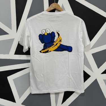 Uniqlo - Kaws X Andy Warhol - Kaws With Banana - image 1