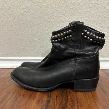 FRYE Diana Ankle Boots Black Leather Booties Cut … - image 1