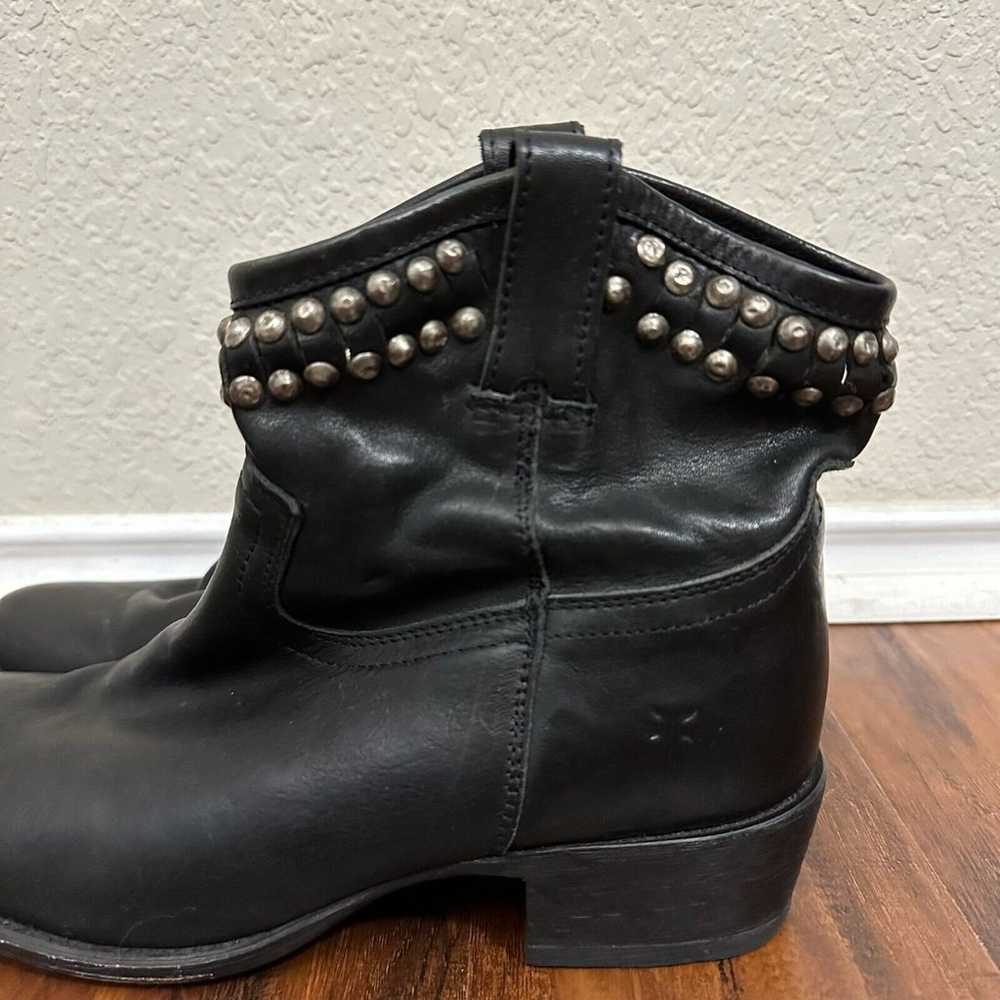 FRYE Diana Ankle Boots Black Leather Booties Cut … - image 2