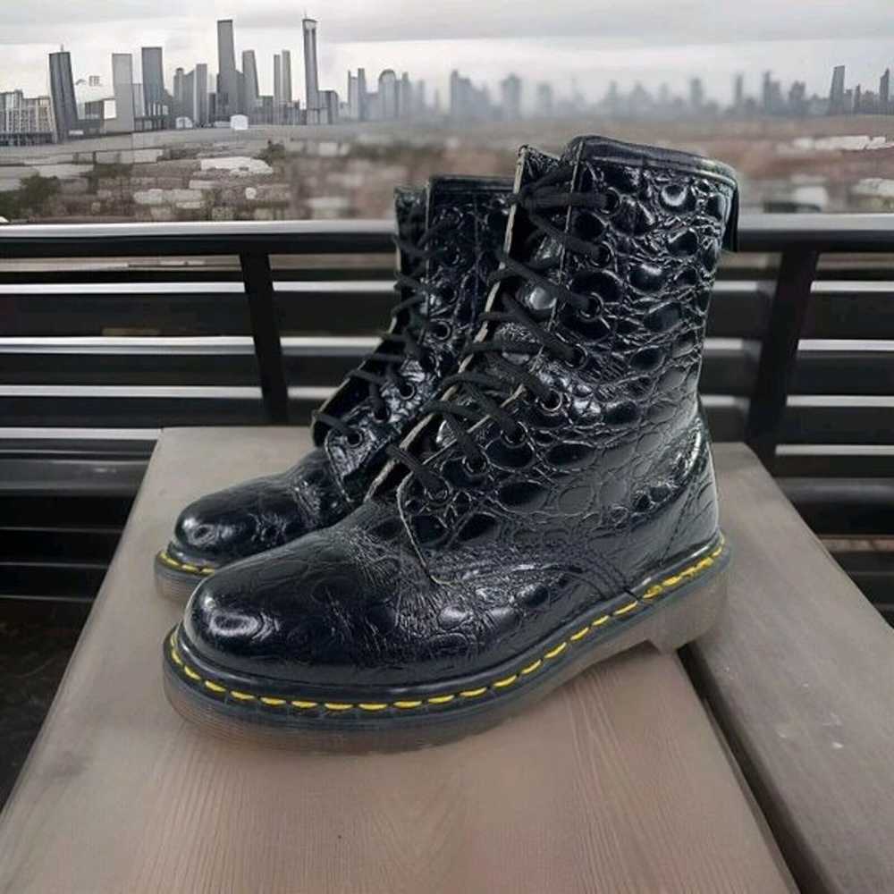 VTG Dr. Martens 1460 Boots Black Crocodile Emboss… - image 1