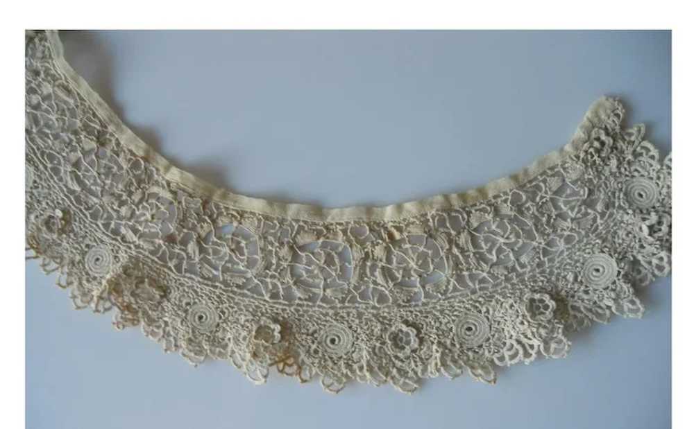 Vintage Ecru Lace Collar with Tiny Stitches - image 4