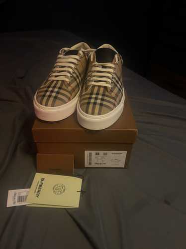 Burberry Low top Burberry sneakers