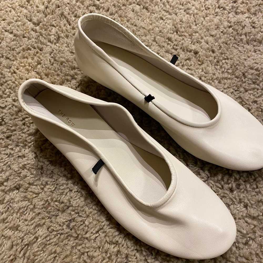 The row women’s leather ballet flats ivory size 39 - image 4