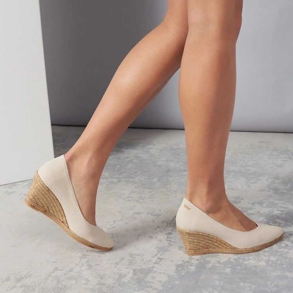 Viscata Roses Canvas V Cut Espadrille Wedges Size… - image 1