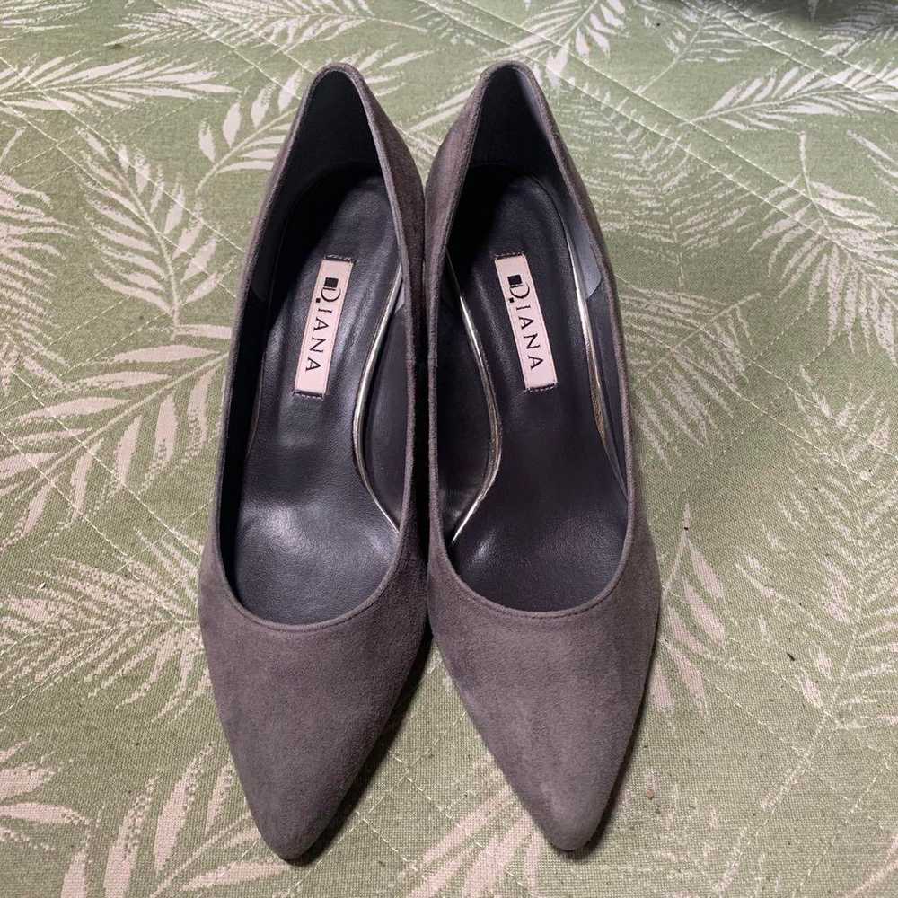 【22.5cm/Like New】DIANA Suede Pumps Gray - image 2