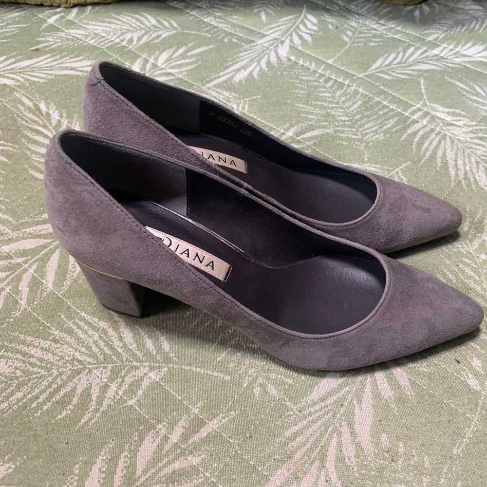 【22.5cm/Like New】DIANA Suede Pumps Gray - image 3