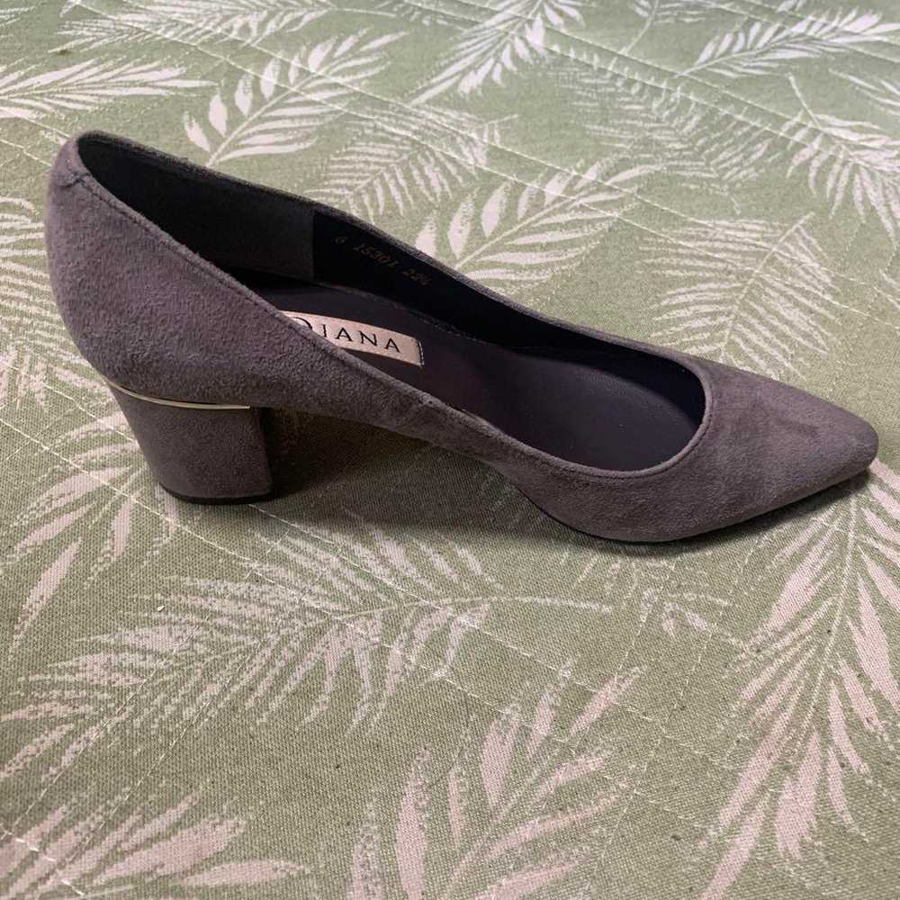 【22.5cm/Like New】DIANA Suede Pumps Gray - image 7