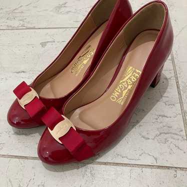 Ferragamo red pumps with ribbon, in excellent con… - image 1