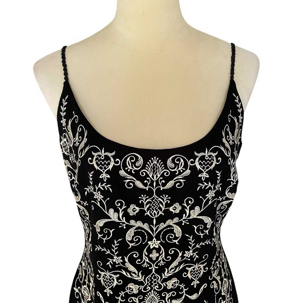 Maggie London Floral Black and White Embroidered … - image 3