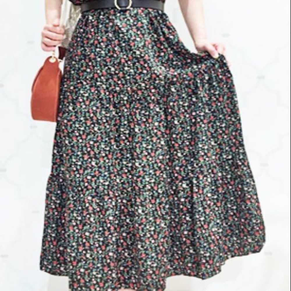 MEIL Floral Pattern Short Sleeve Long Tiered Dress - image 9