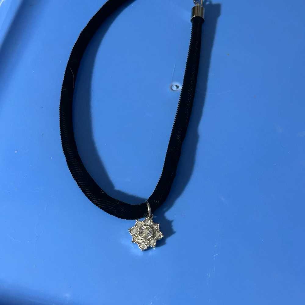 Vintage Avon black velour necklace with star rhin… - image 1