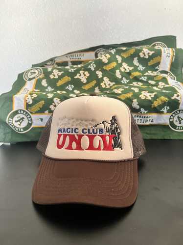 Feature × Streetwear × Vintage UNLV magic club - image 1