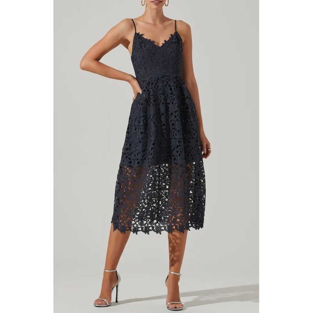 ASTR the Label Lace Sleeveless Midi Dress in Navy… - image 1