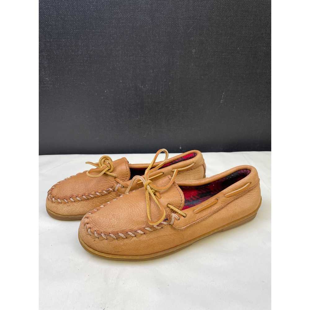 Minnetonka Minnetonka Women's Leather Tan Moccasi… - image 1