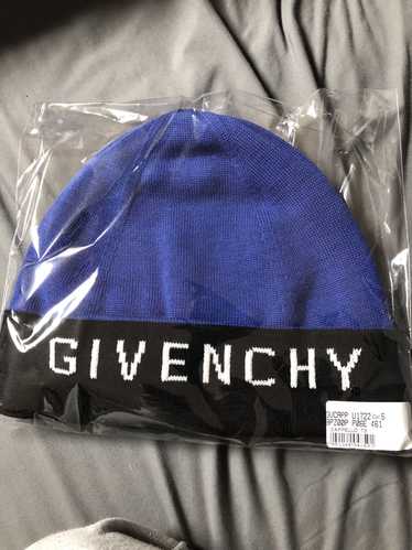 Givenchy Logo Beanie in Black