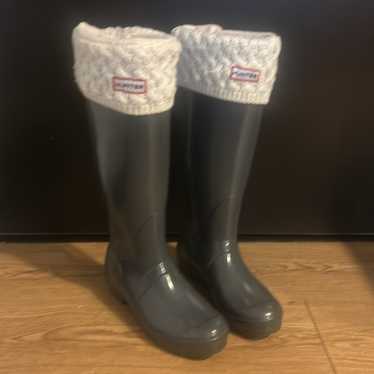 Women’s Hunter Rain Boots and Logo Fleece Socks S… - image 1