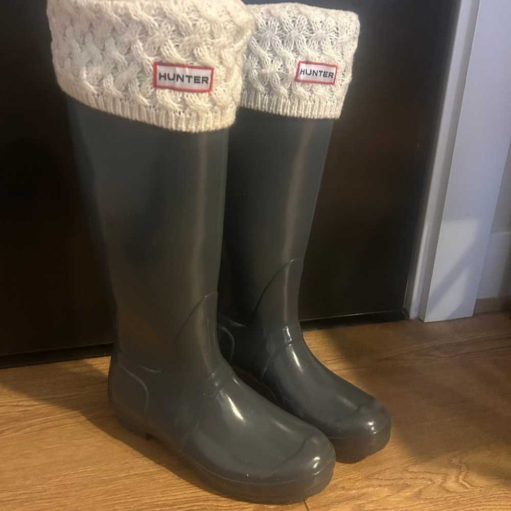 Women’s Hunter Rain Boots and Logo Fleece Socks S… - image 2