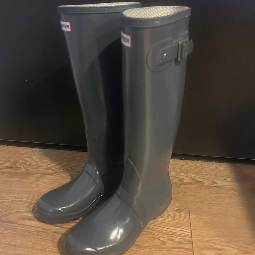 Women’s Hunter Rain Boots and Logo Fleece Socks S… - image 4