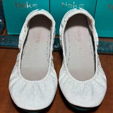 White Diamond Croc Tieks