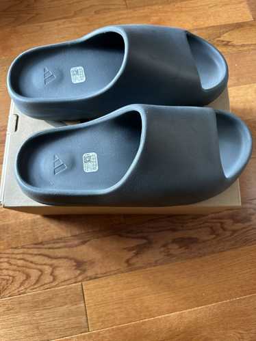 Adidas × Yeezy Season Yeezy Slides