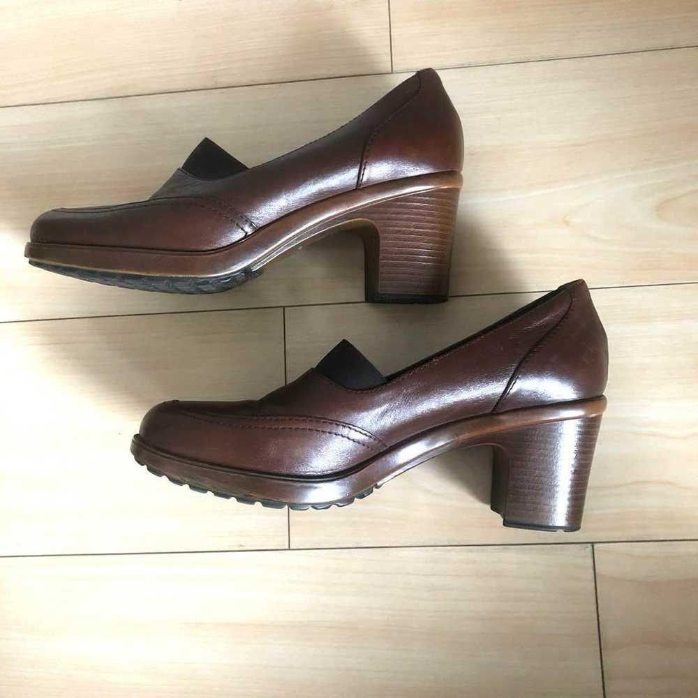 DANSKO leather pumps in brown. - image 8