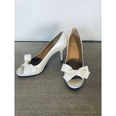 Vintage Stuart Weitzman Cream White Bow Heels 7