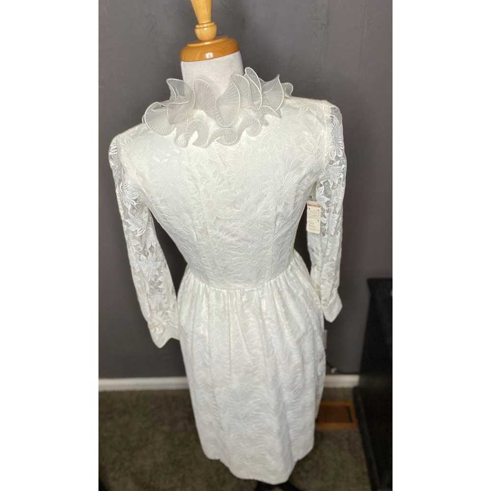 1960s White Lace Dress Ruffled Collar NWT Wedding… - image 9