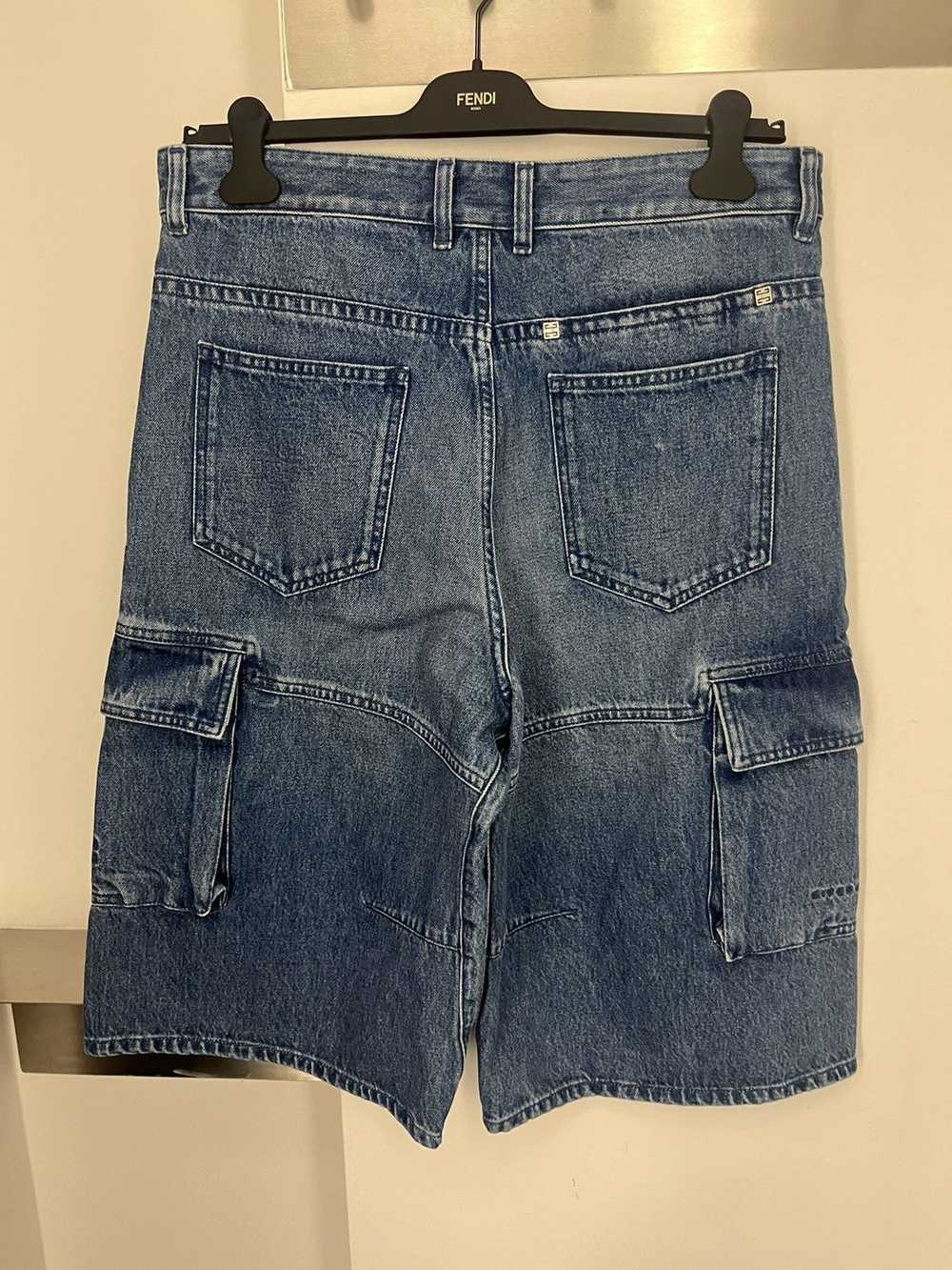 Givenchy Multicutted denim cargo shorts - image 2