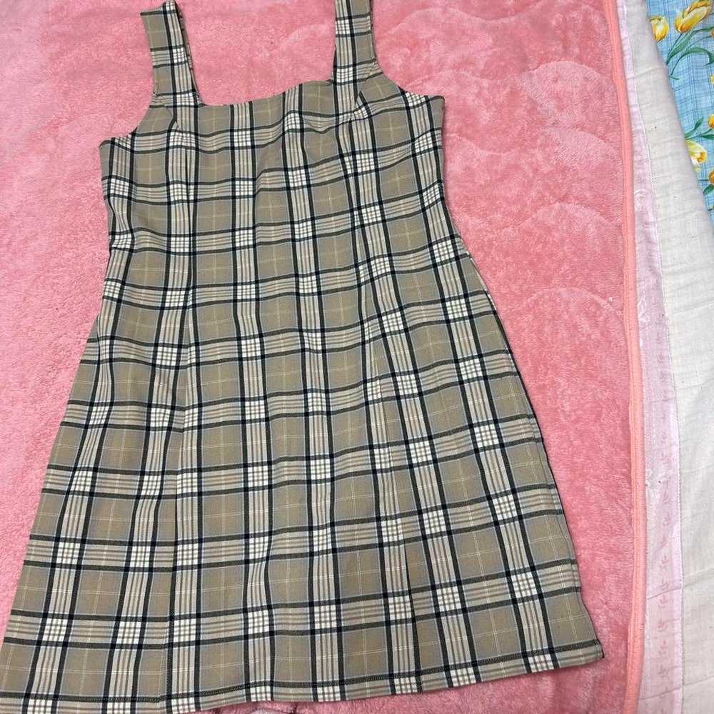 Beige check-pattern sleeveless mini dress - image 1