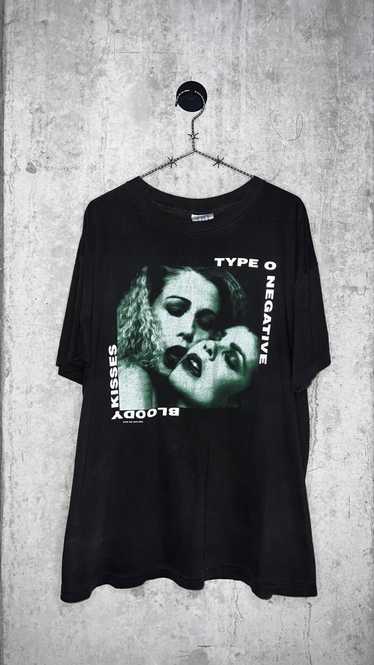 TYPE O NEGATIVE BLOODY KISSES TEE | EXPRESS YOURSE