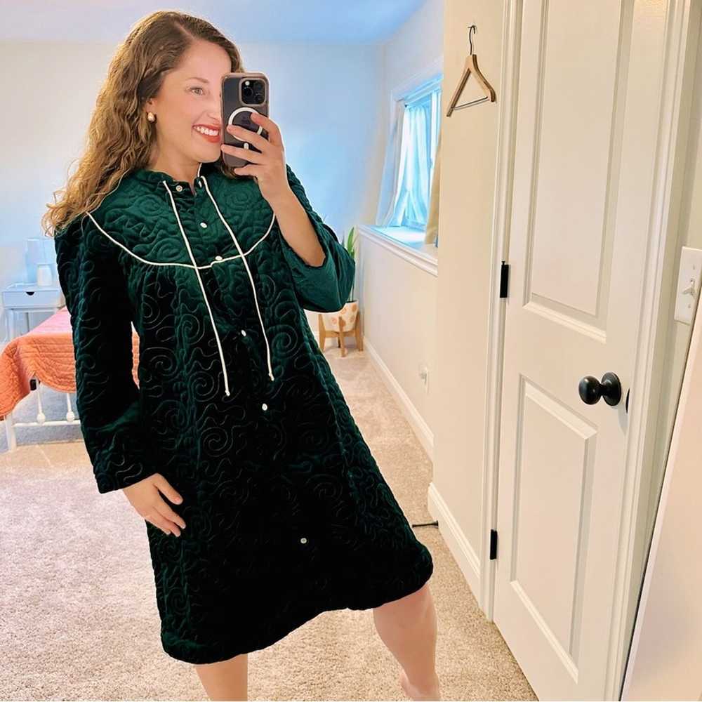 Vintage Komar Green Velvet Quilted Robe Dress Med… - image 1