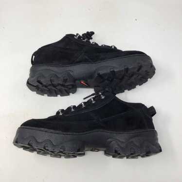 Nike Wmns Lahar Low Triple Black - image 1