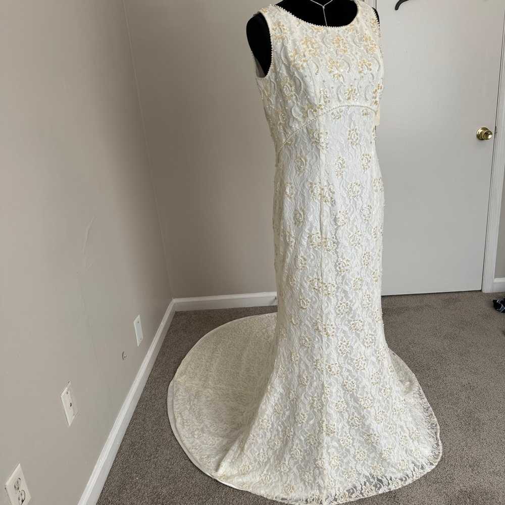 Ivory Beaded Wedding Dress Size 16 - image 4