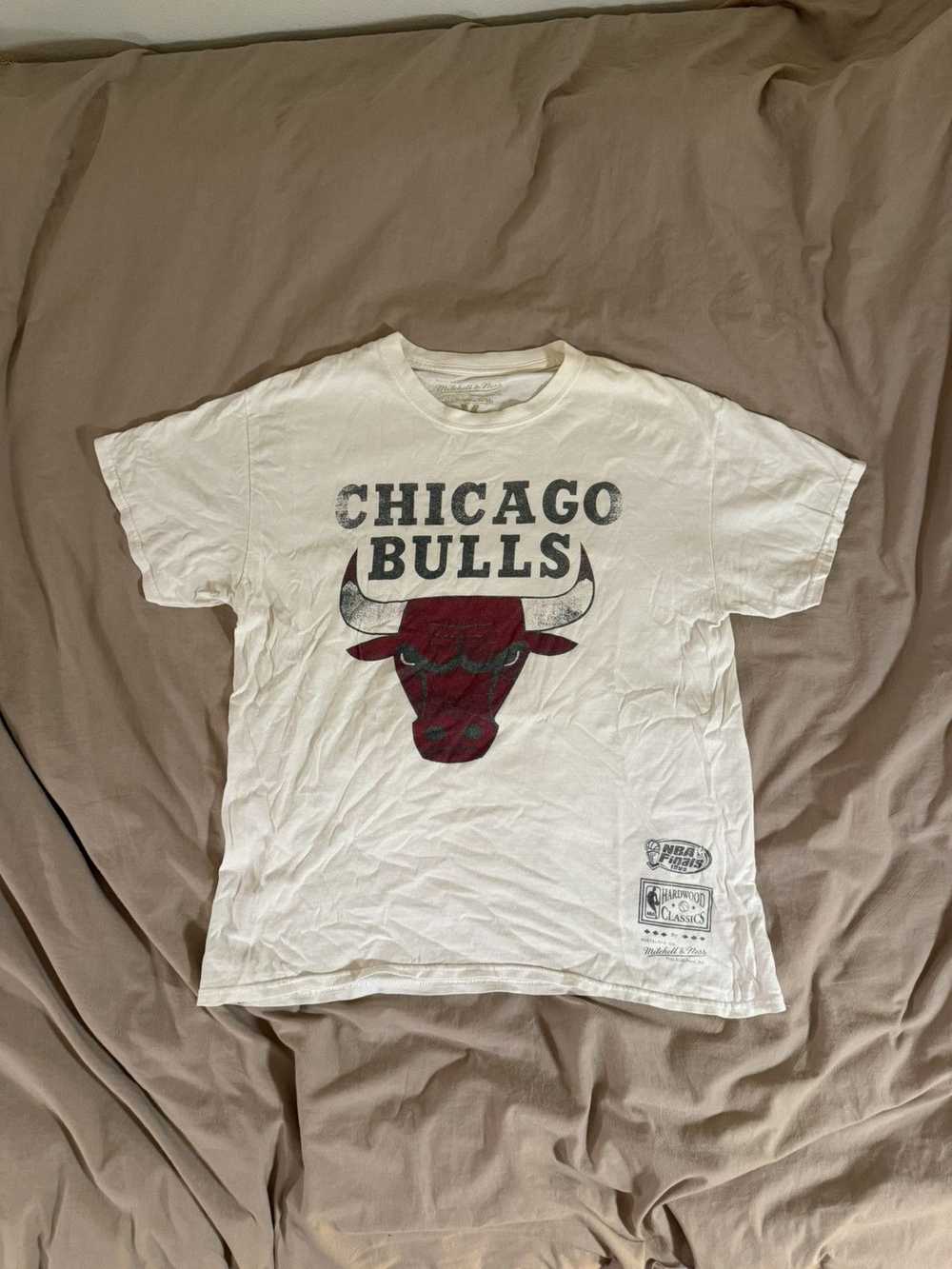 Mitchell & Ness Vintage Mitchell and Ness Chicago bulls Graphic Tee