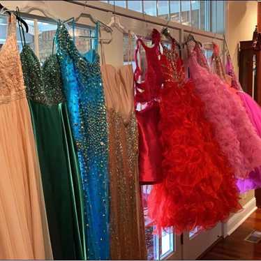 Girls pageant dressses - image 1