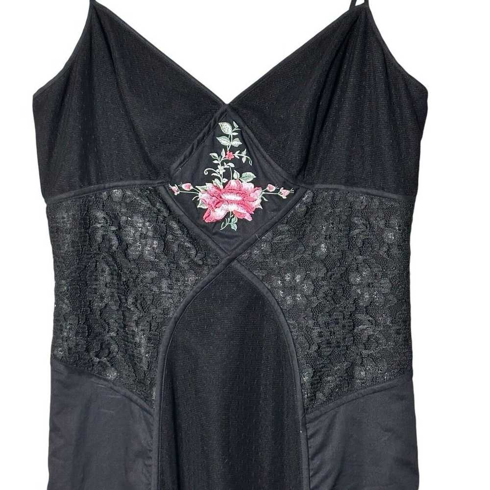 BETSEY JOHNSON VTG Black Midi Rose Embroidered Dr… - image 6