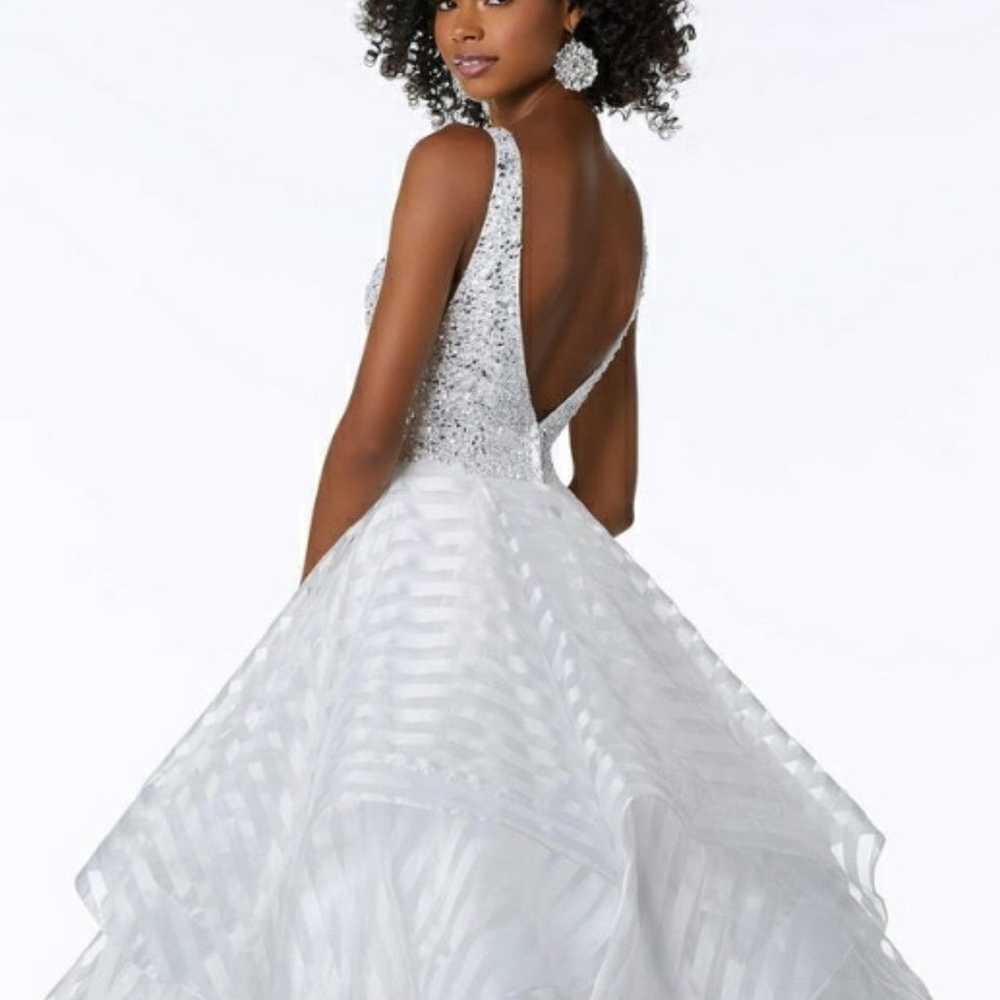 Beautiful white ballroom gown - image 2