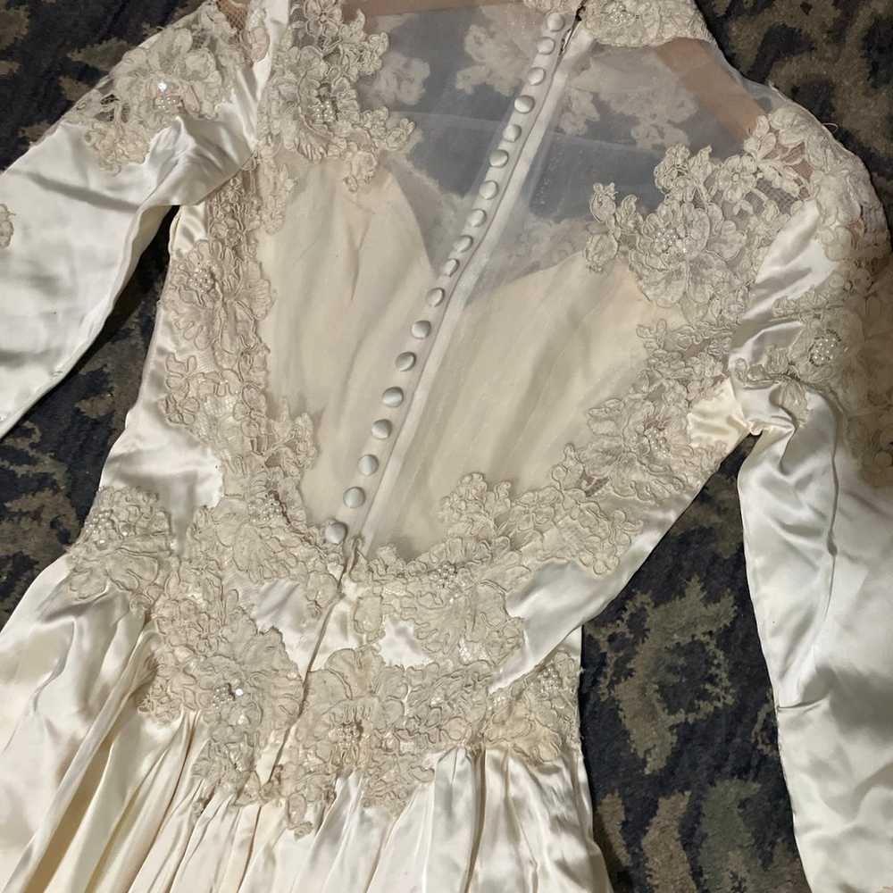 Antique long train wedding dress - image 6