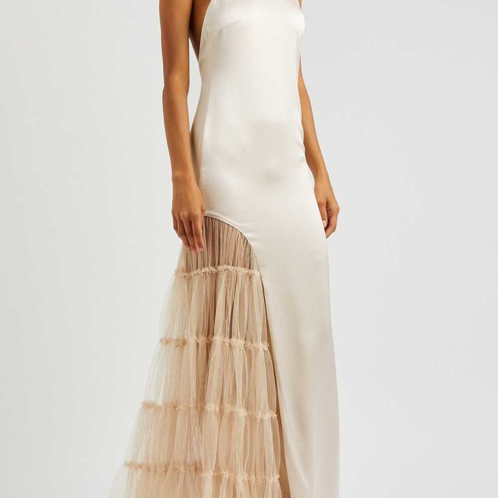 $695 Alice + Olivia Ryn Tulle-Panel Satin Gown si… - image 4