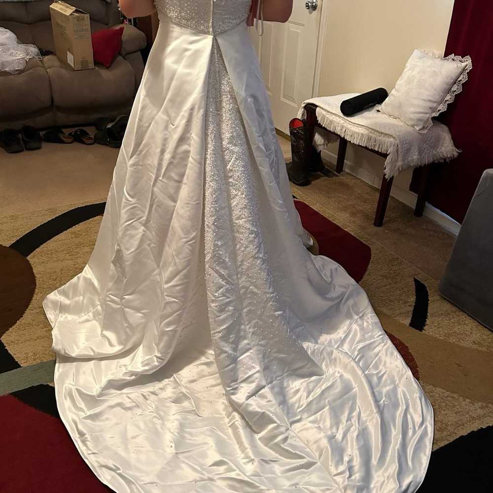 Beautiful empire aline satin wedding dress size 8 - image 3