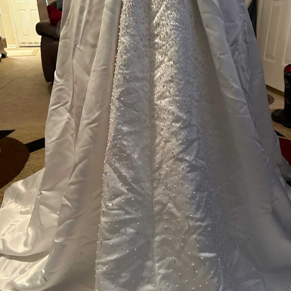 Beautiful empire aline satin wedding dress size 8 - image 4