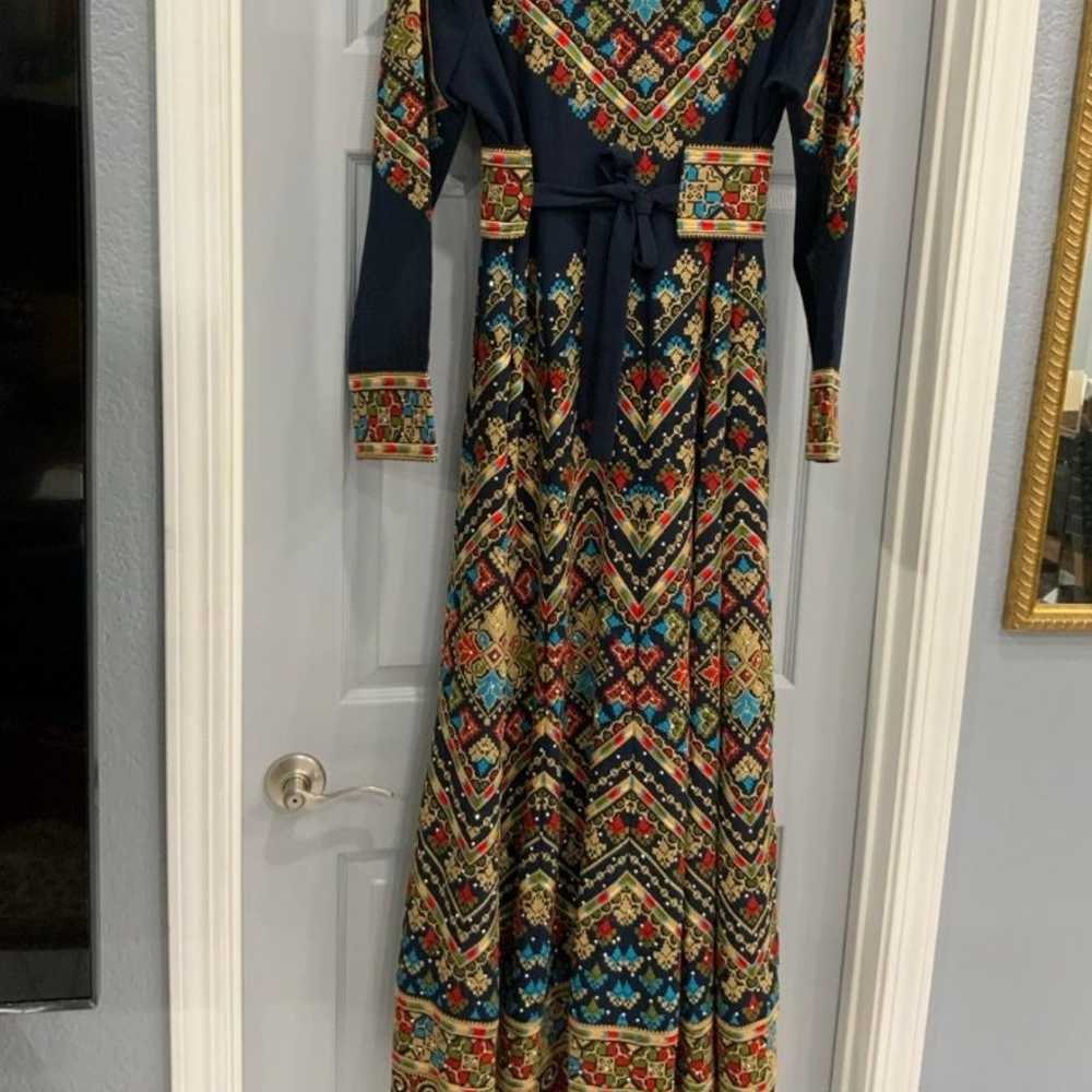 Beautiful 2 piece floral Embroidered long kaftan - image 9